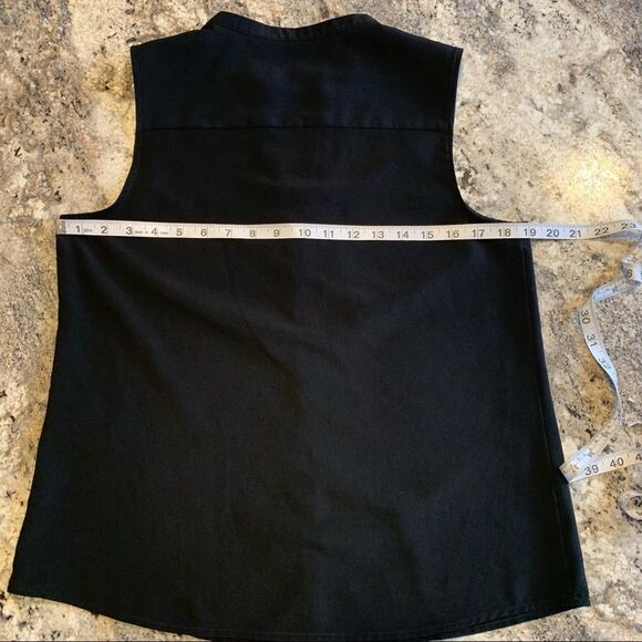 Banana Republic petite black sleeveless notch blouse medium - Picture 3 of 7
